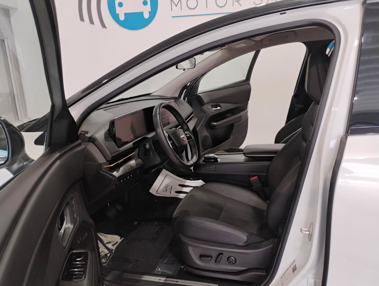 Used 2024 Nissan Ariya AWD image 22
