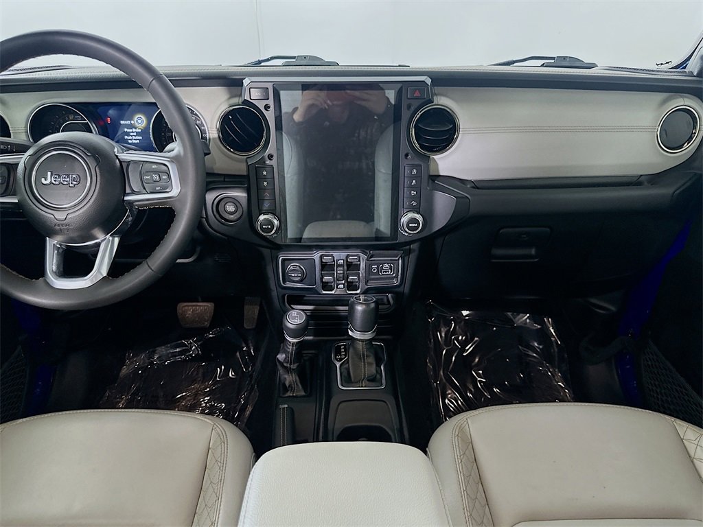 Used 2023 Jeep Gladiator Overland image 17
