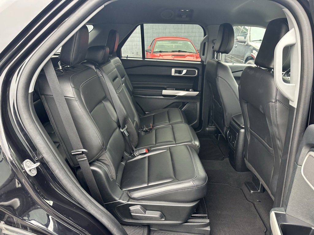 Used 2024 Ford Explorer XLT w/ Equipment Group 202A image 17