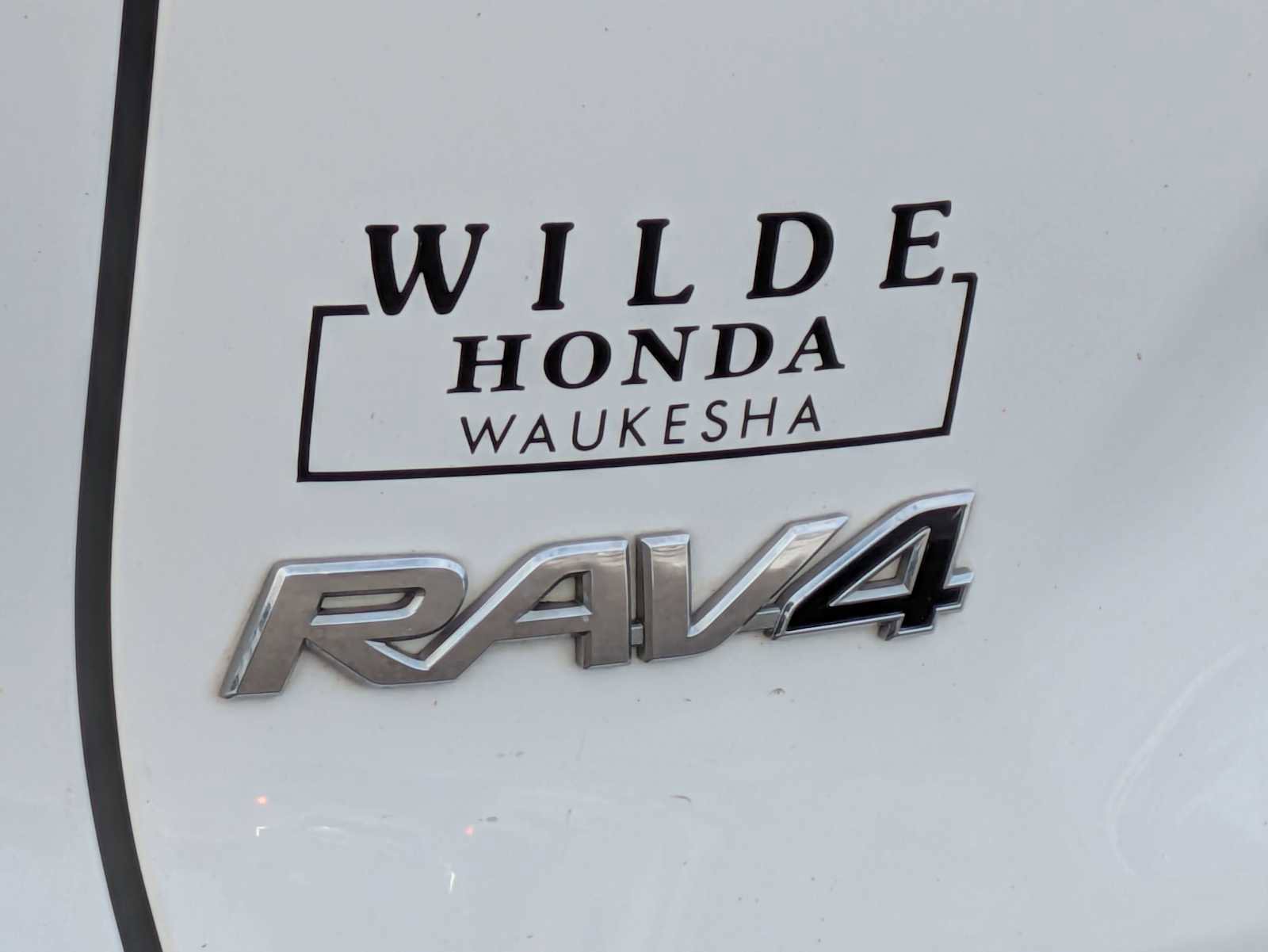 Used 2020 Toyota RAV4 LE image 12