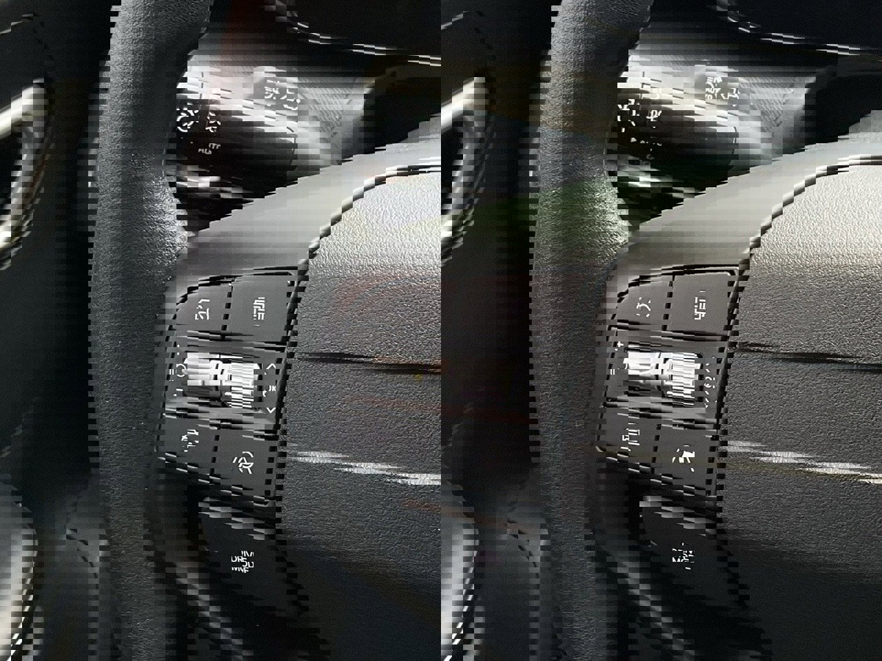 Used 2025 Kia K4 LXS image 22