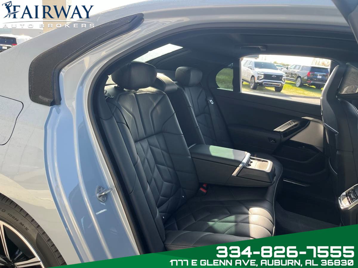 Used 2024 BMW 740i xDrive AWD/4WD image 13