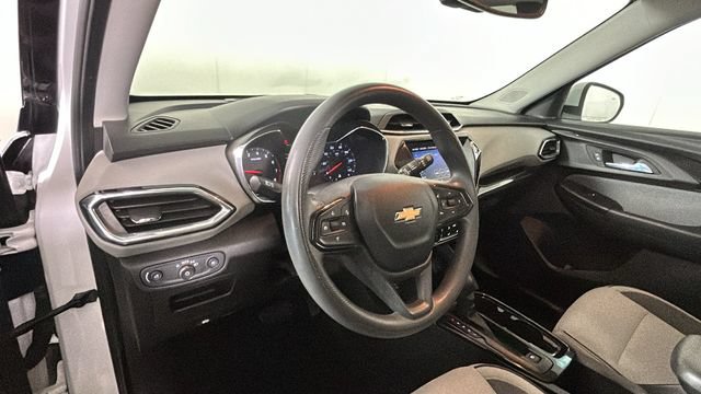 Used 2021 Chevrolet TrailBlazer LT w/ Sun and Liftgate Package FWD image 13