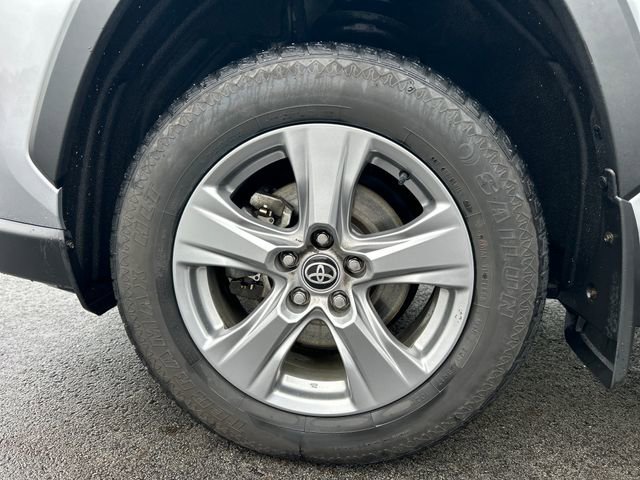 Used 2023 Toyota RAV4 XLE AWD/4WD image 28