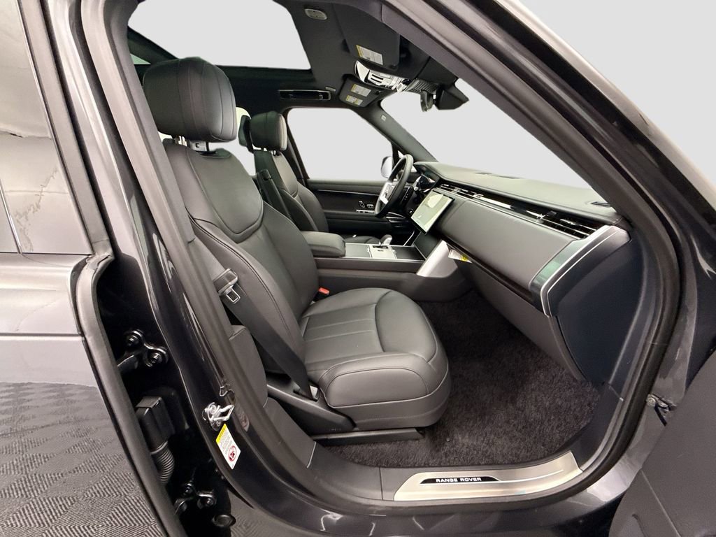 New 2026 Land Rover Range Rover SE image 20
