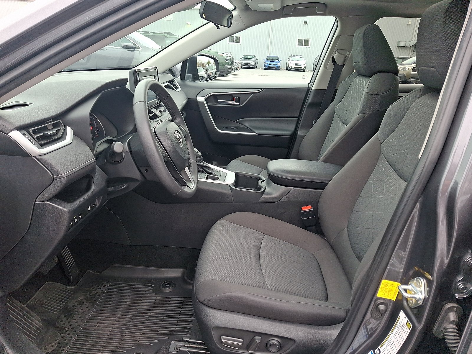 Used 2022 Toyota RAV4 XLE w/ Convenience Package image 13