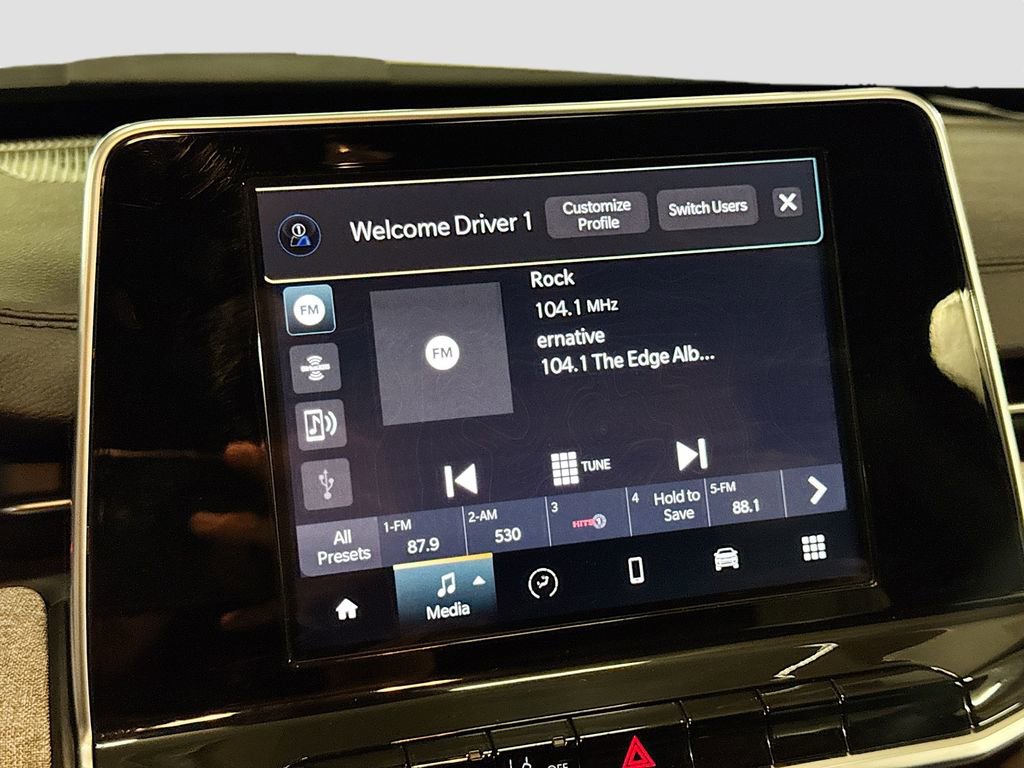 Used 2025 Jeep Compass Latitude image 14