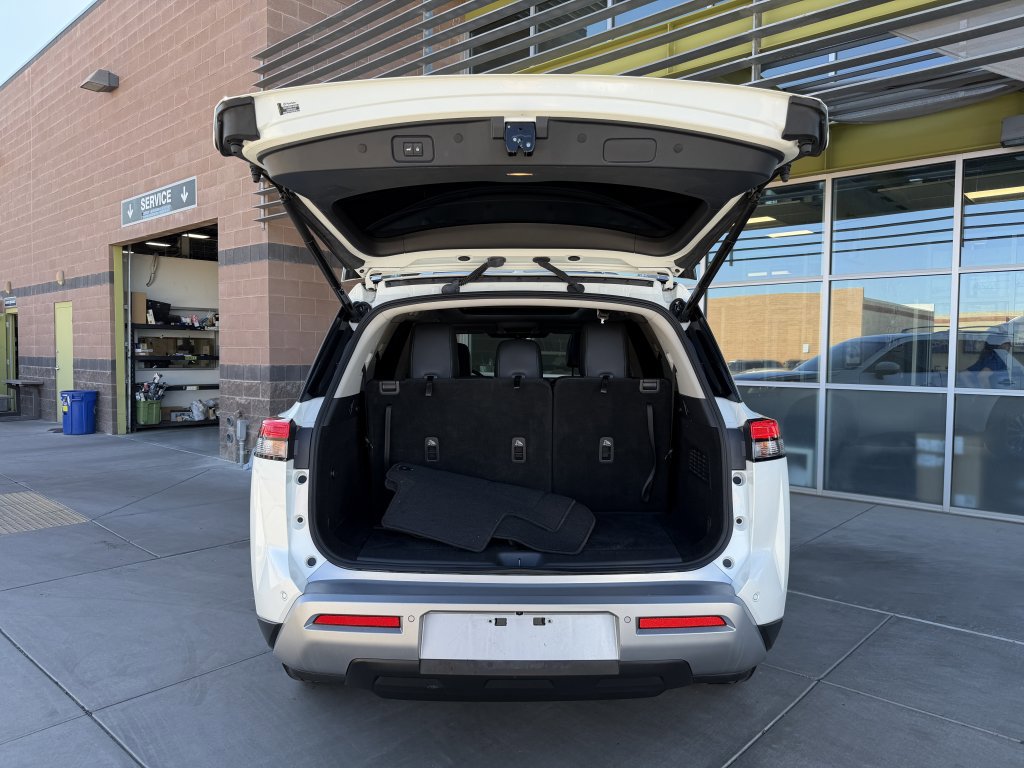 Used 2024 Nissan Pathfinder SL w/ SL Premium Package image 35