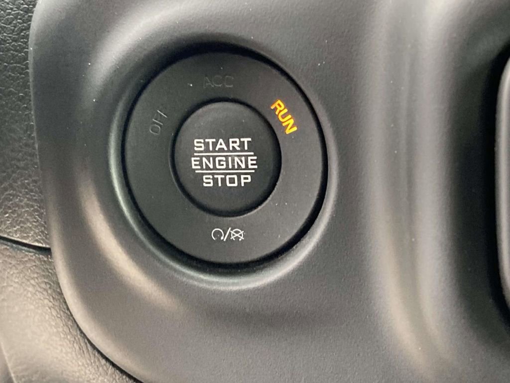 Used 2023 Jeep Wrangler Unlimited Sport image 25