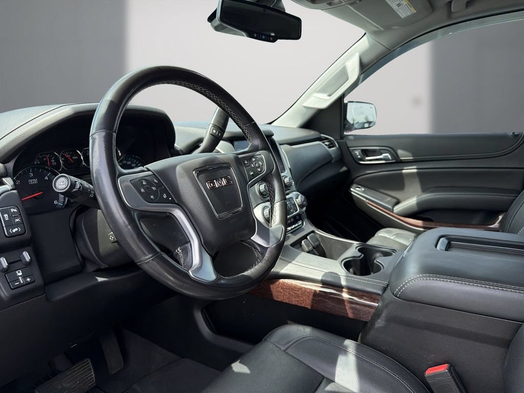 Used 2020 GMC Yukon SLT w/ HD Trailering Package AWD/4WD image 13