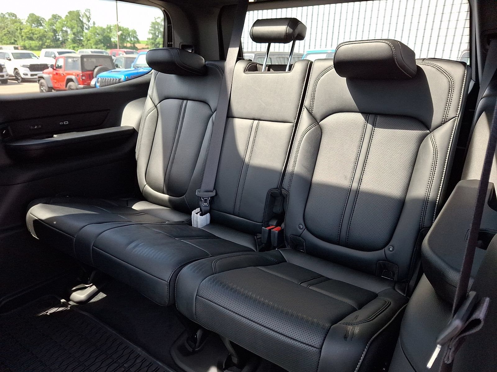 New 2026 Jeep Grand Wagoneer Limited AWD/4WD image 6