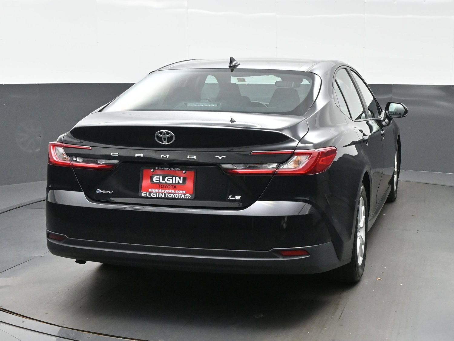 Used 2025 Toyota Camry LE FWD image 5
