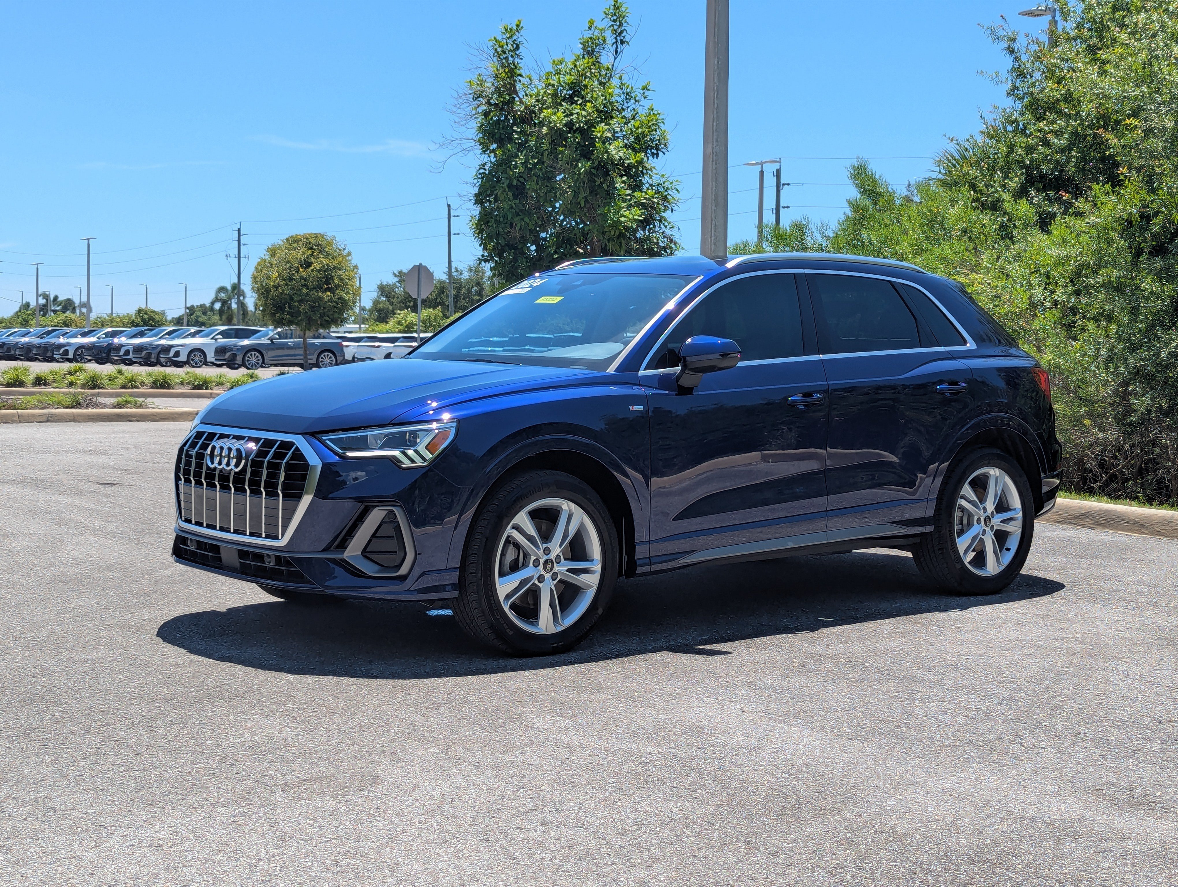 Used 2024 Audi Q3 2.0T Premium Plus AWD/4WD image 3