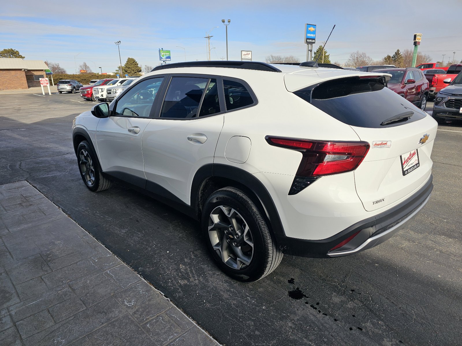 Used 2025 Chevrolet Trax LT w/ LT Convenience Package image 5