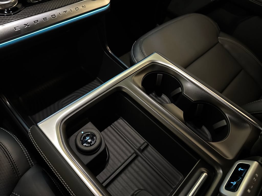 New 2027 Ford Expedition Platinum RWD image 35
