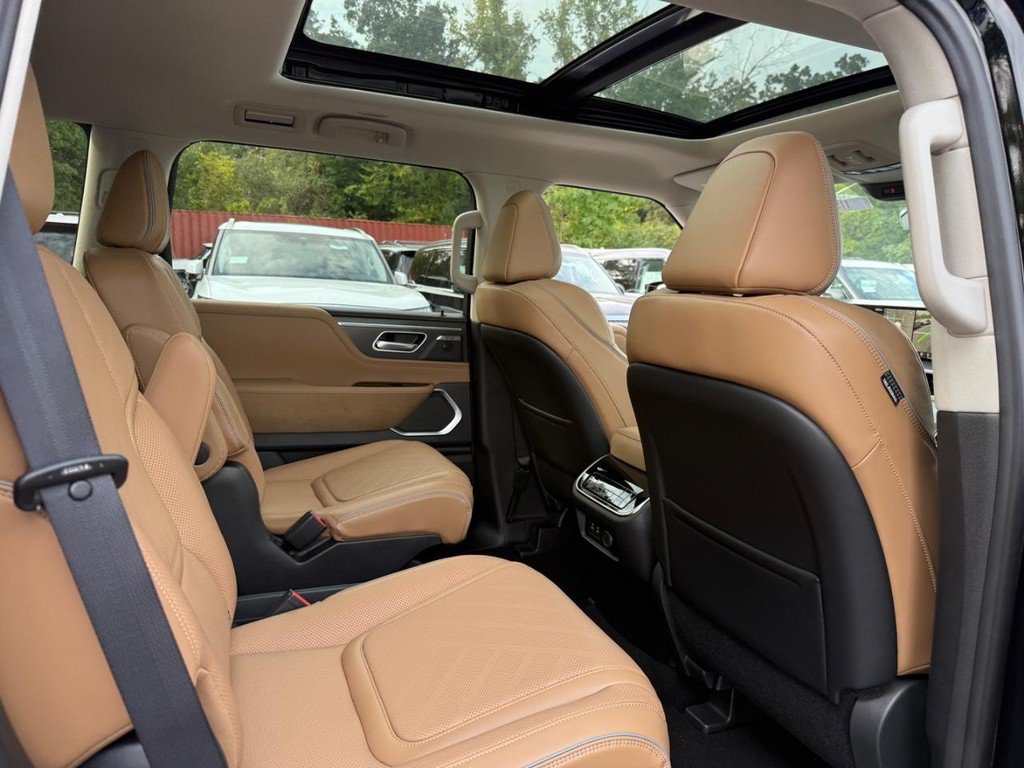 New 2027 INFINITI QX80 Luxe w/ Cargo Package AWD/4WD image 6