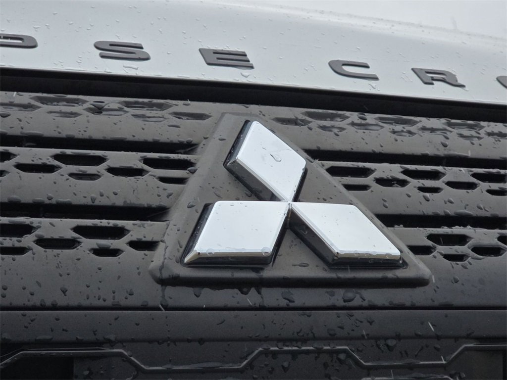 Used 2023 Mitsubishi Eclipse Cross LE image 32