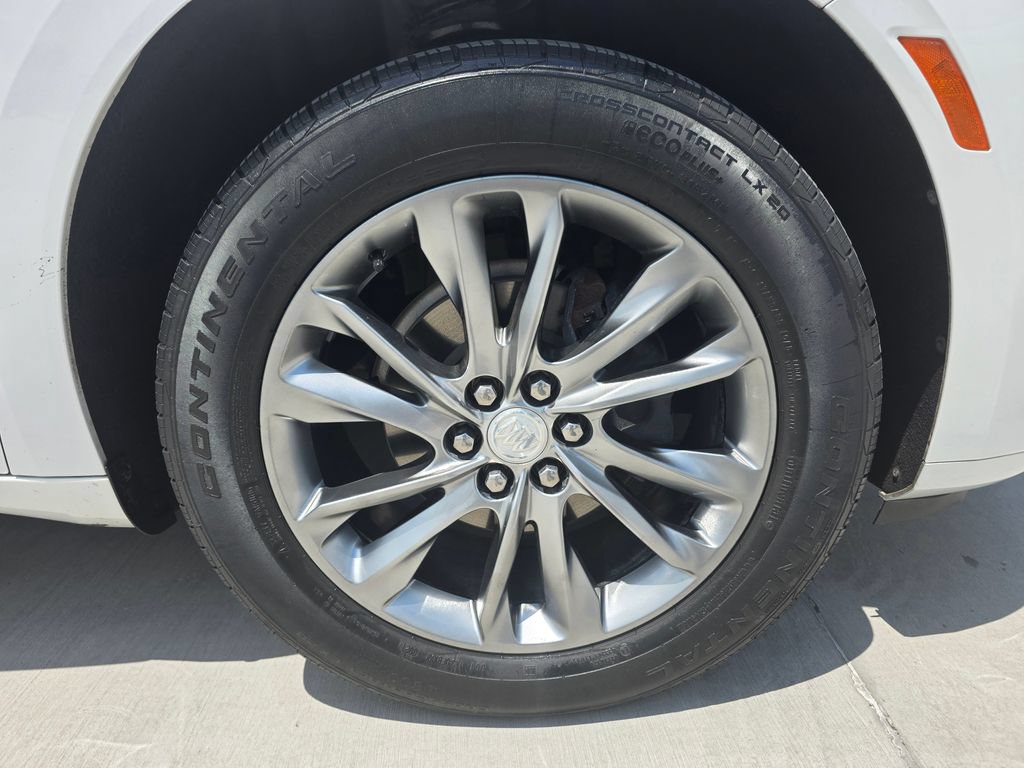 Used 2022 Buick Enclave Avenir FWD image 10