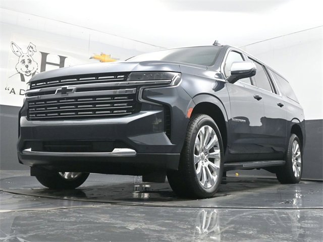Used 2021 Chevrolet Suburban Premier w/ Premium Package image 4