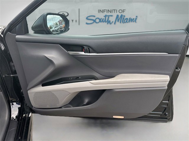 Used 2018 Toyota Camry SE image 32