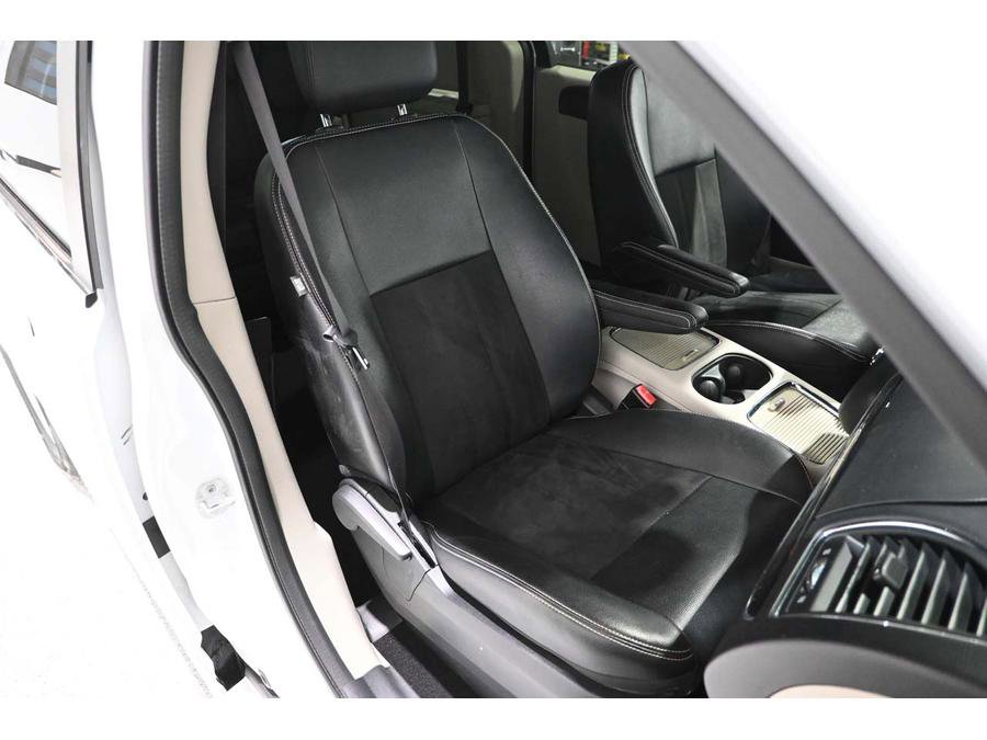 Used 2019 Dodge Grand Caravan SXT image 16