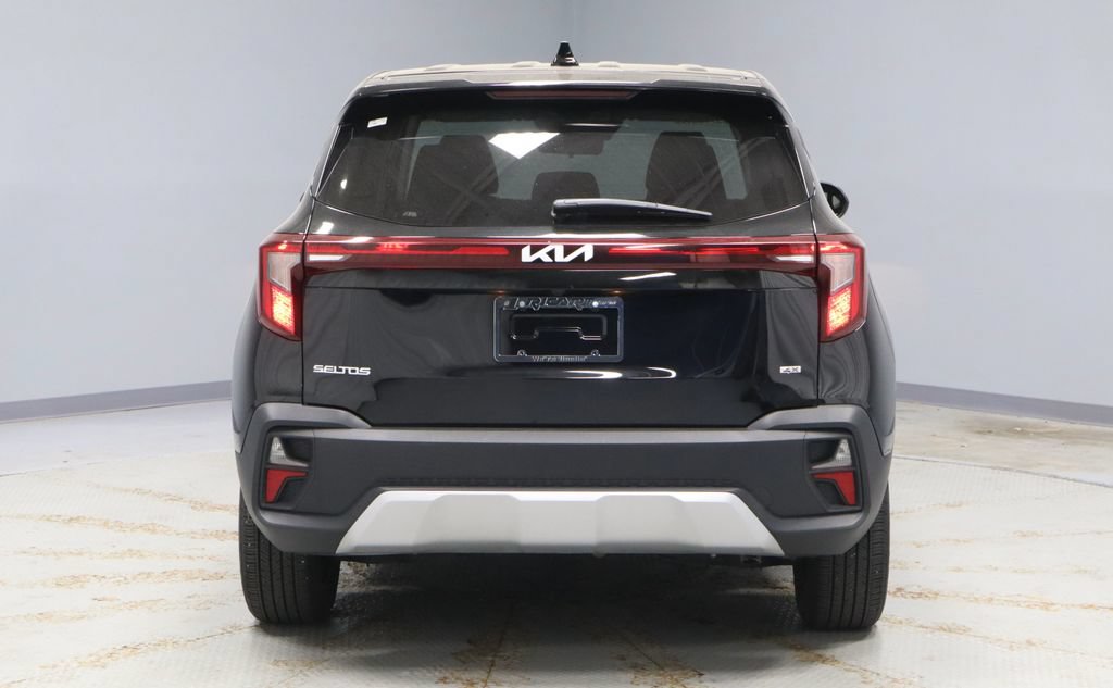 Used 2024 Kia Seltos LX AWD/4WD image 6