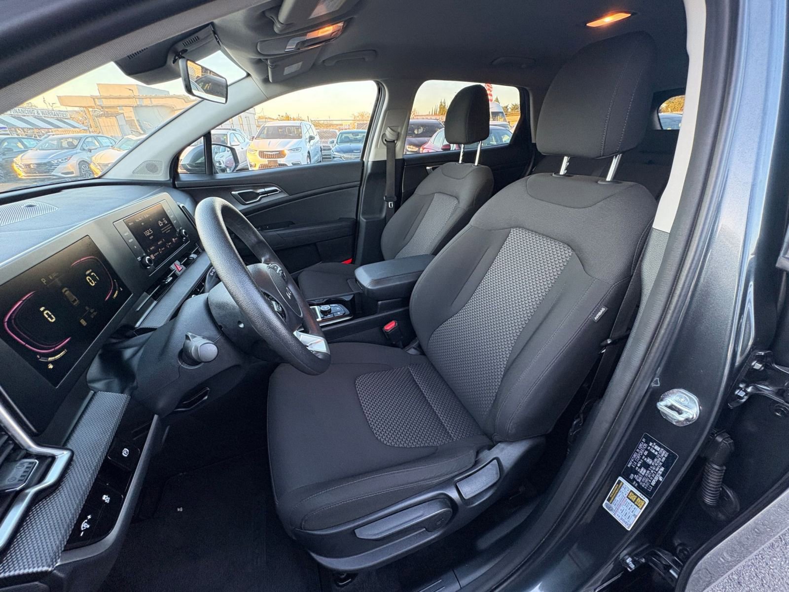 Used 2025 Kia Sportage LX image 35