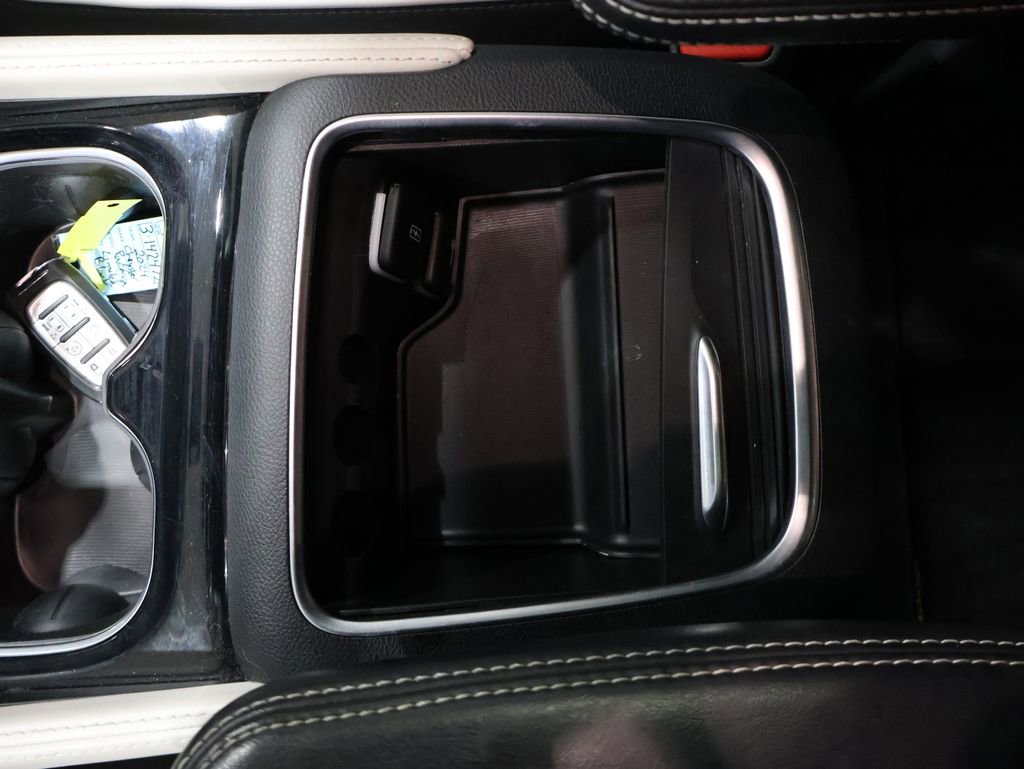 Used 2024 Chrysler Pacifica Limited image 39