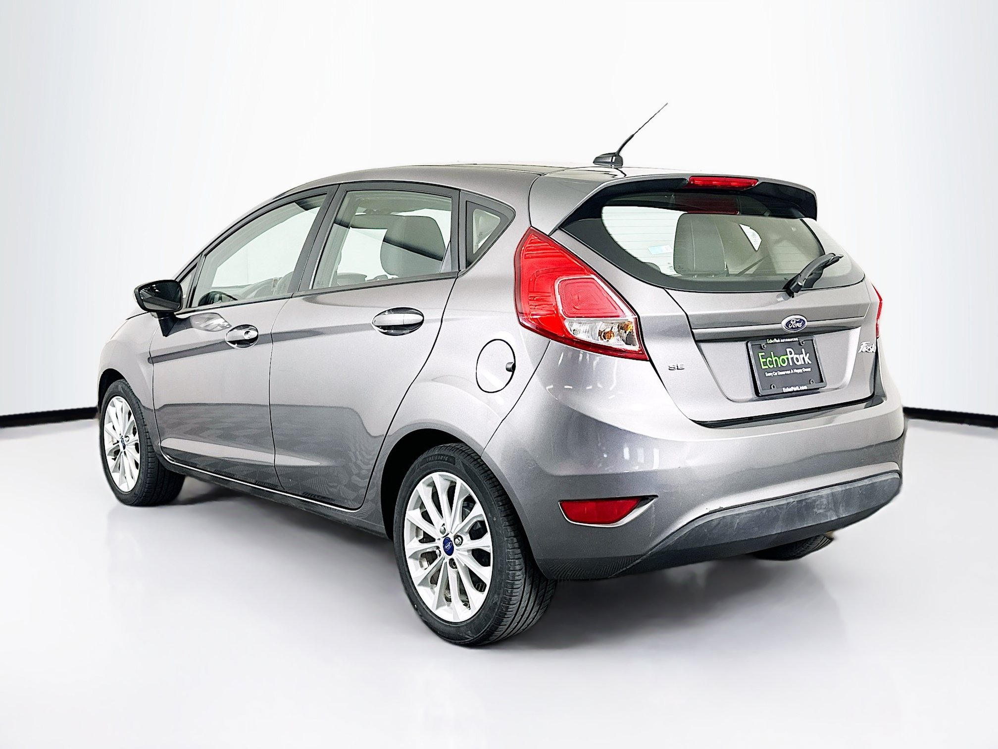 Used 2014 Ford Fiesta SE w/ Equipment Group 201A FWD image 5