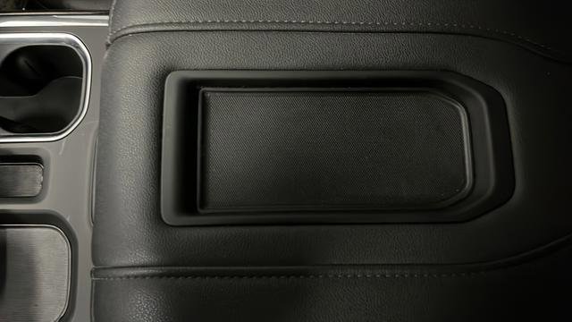 Used 2022 Chevrolet Silverado 1500 LT Trail Boss w/ LT Trail Boss Premium Package AWD/4WD image 19