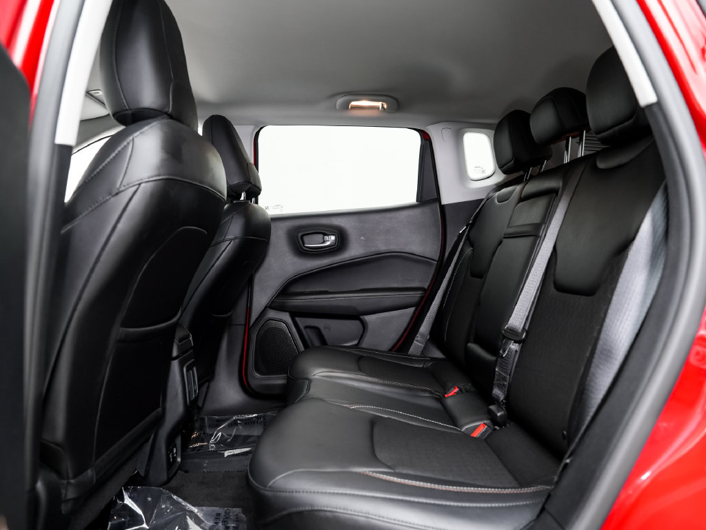 Used 2018 Jeep Compass Latitude w/ Popular Equipment Group AWD/4WD image 22