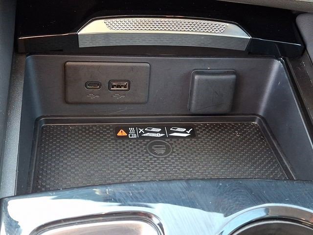 Certified 2025 Buick Envision Sport Touring image 25