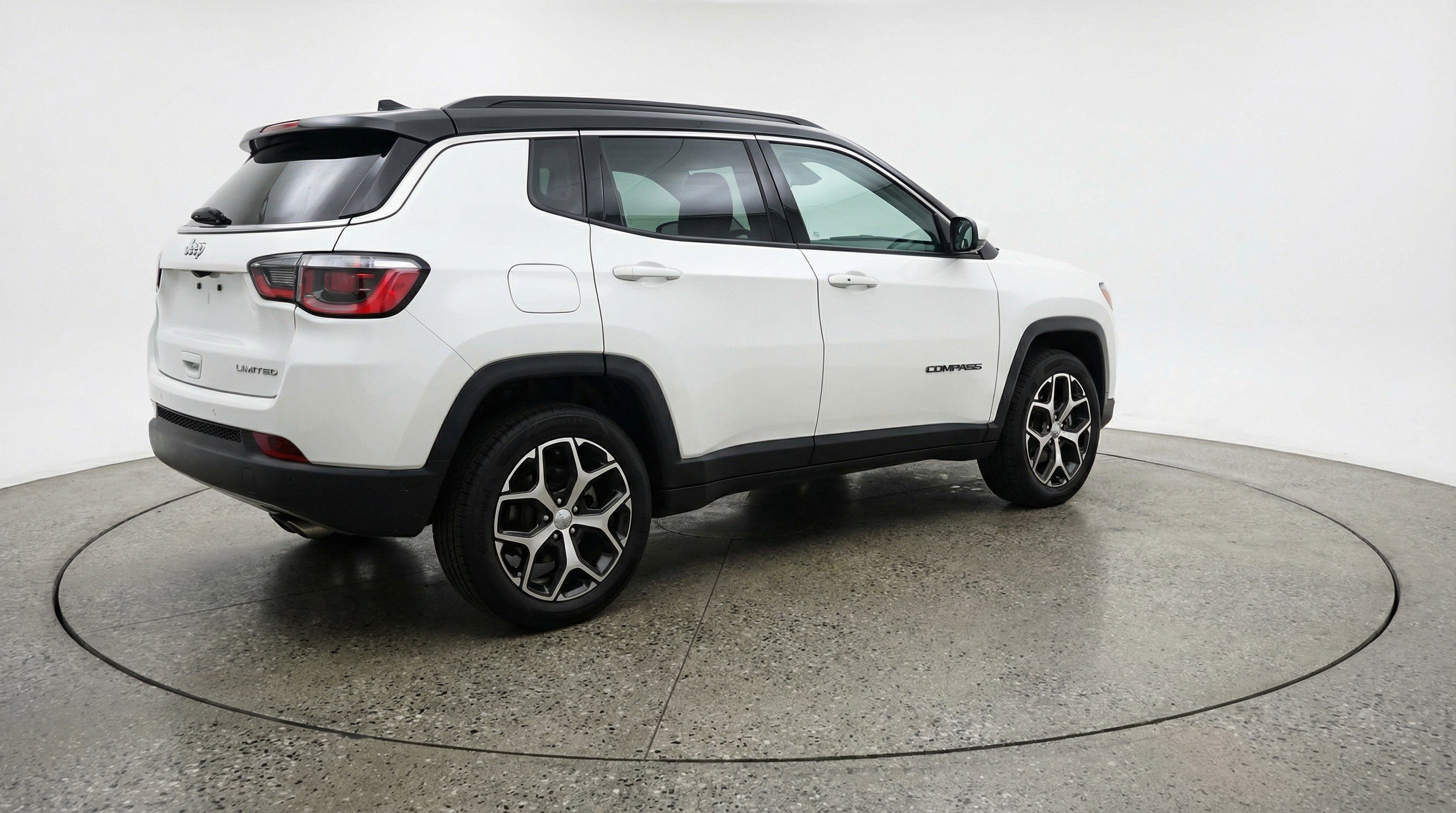 Used 2025 Jeep Compass Limited AWD/4WD image 9