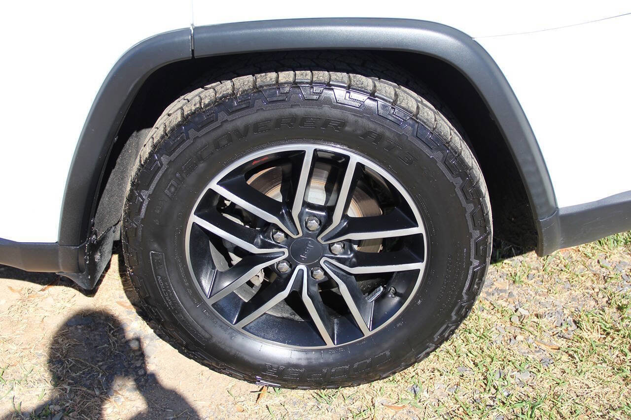 Used 2019 Jeep Grand Cherokee Trailhawk image 5