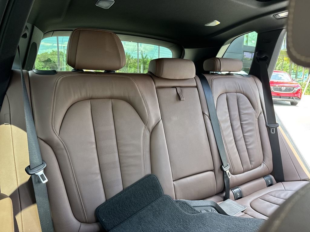 Used 2019 BMW X5 xDrive50i w/ M Sport Package AWD/4WD image 46