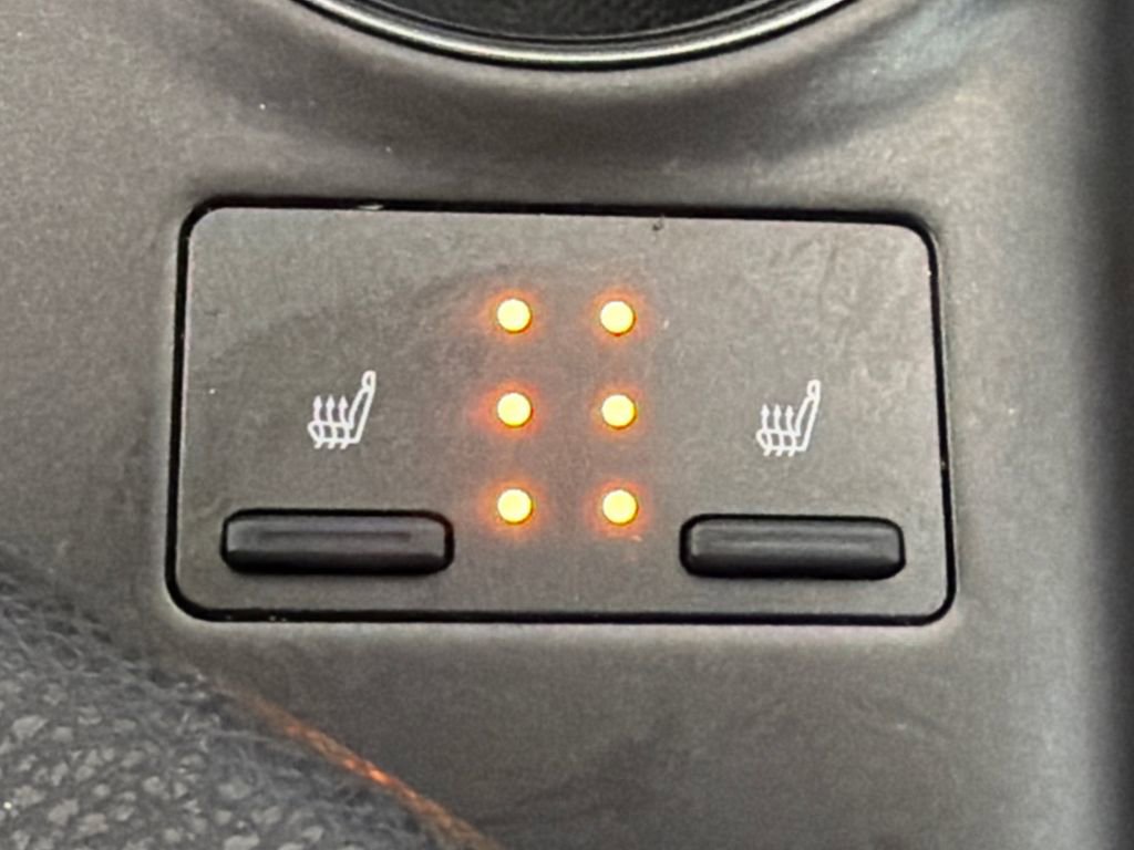 Used 2022 Toyota Camry XSE image 31