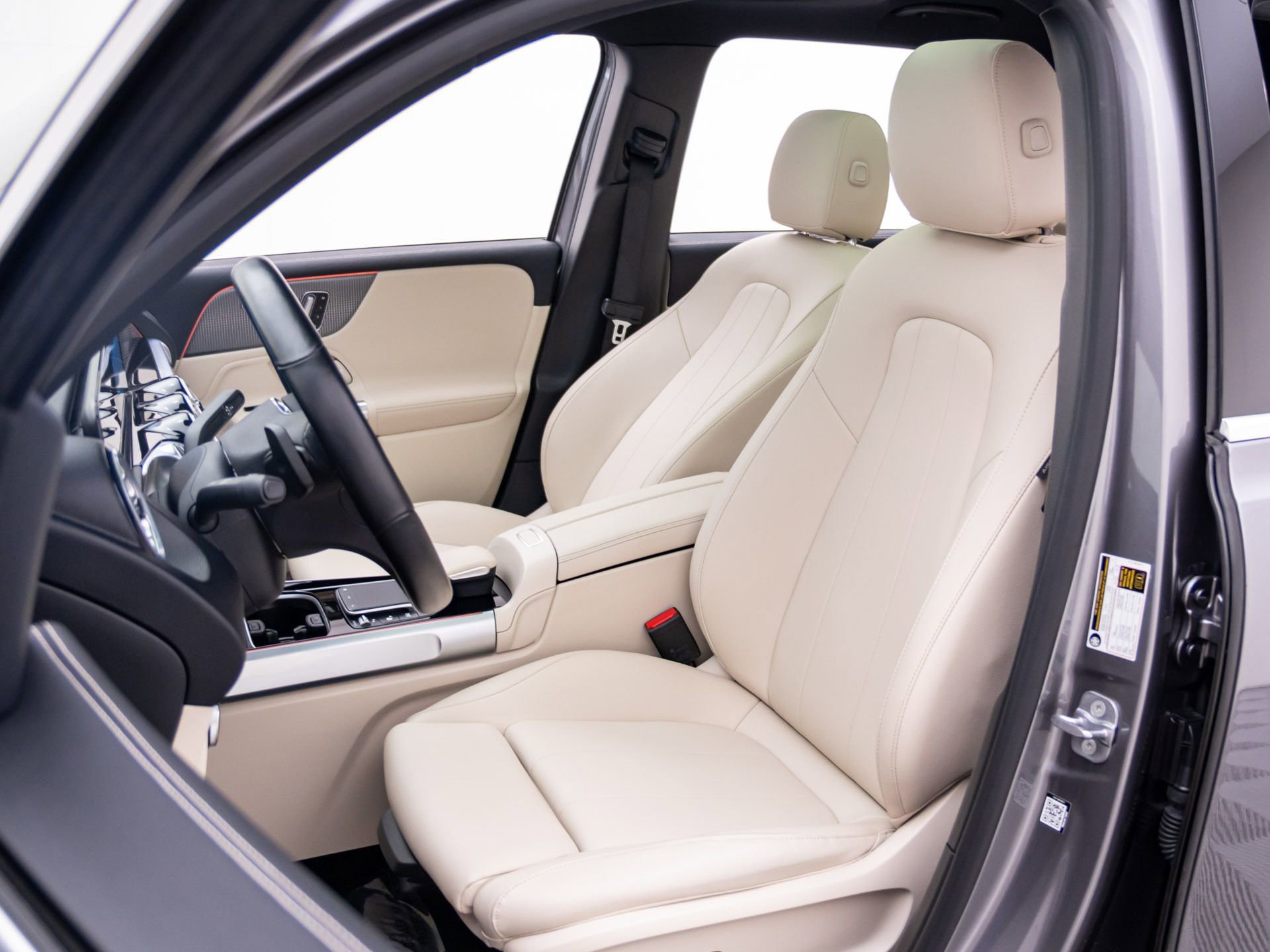 Used 2023 Mercedes-Benz EQB 350 4MATIC SUV image 17