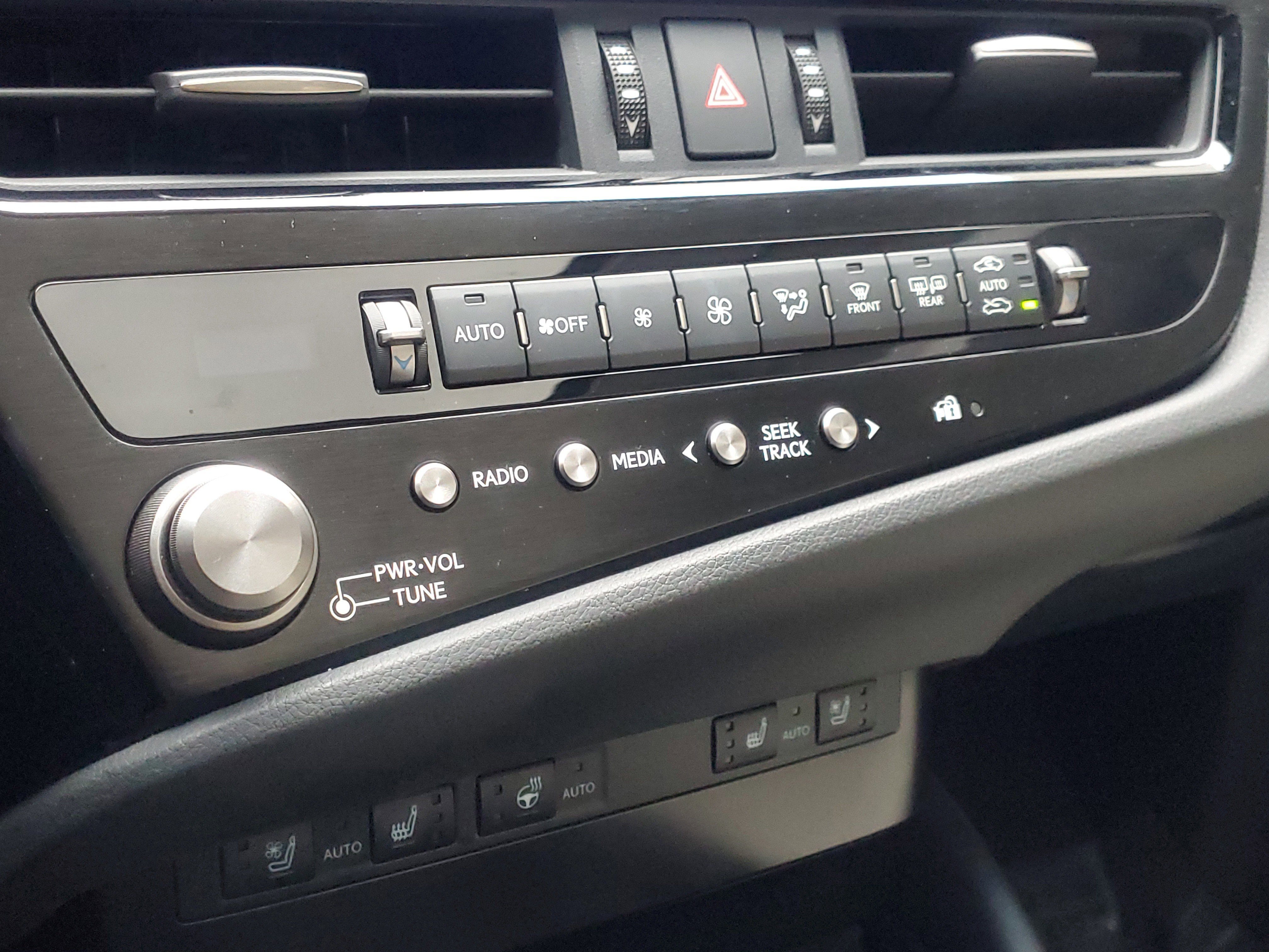 Used 2024 Lexus ES 350 w/ Premium Package image 28