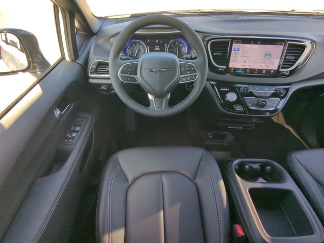 New 2026 Chrysler Voyager LX FWD image 19