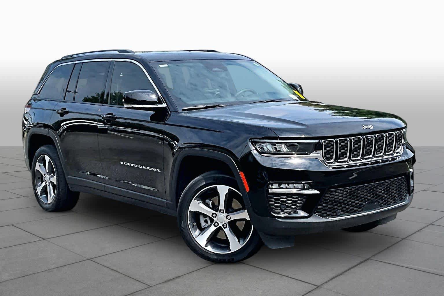 Used 2022 Jeep Grand Cherokee Limited 4xe w/ Luxury Tech Group II AWD/4WD image 3