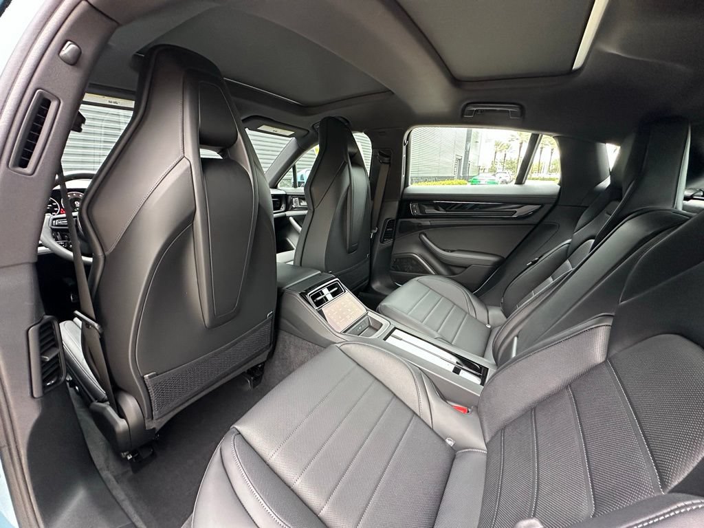 Used 2026 Porsche Panamera 4 E-Hybrid AWD/4WD image 33
