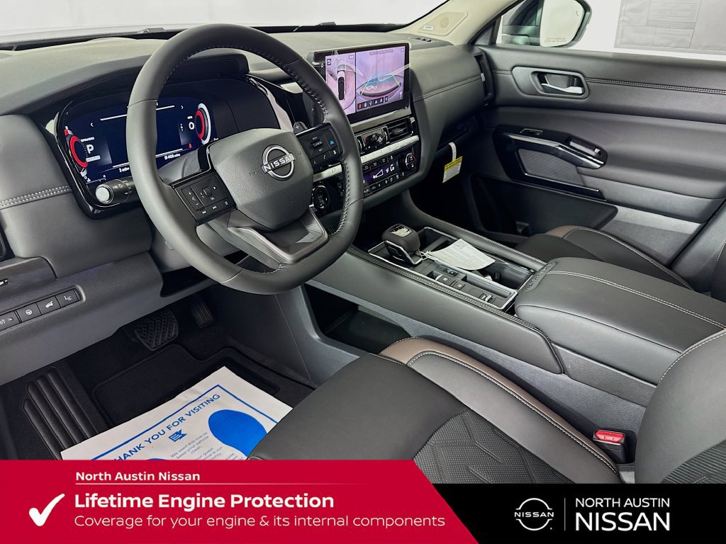 New 2026 Nissan Pathfinder Platinum FWD image 10