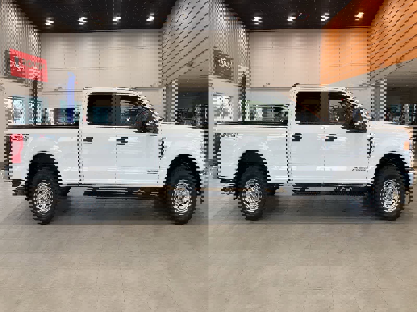 Used 2022 Ford F350 XL w/ Power Equipment Group image 4