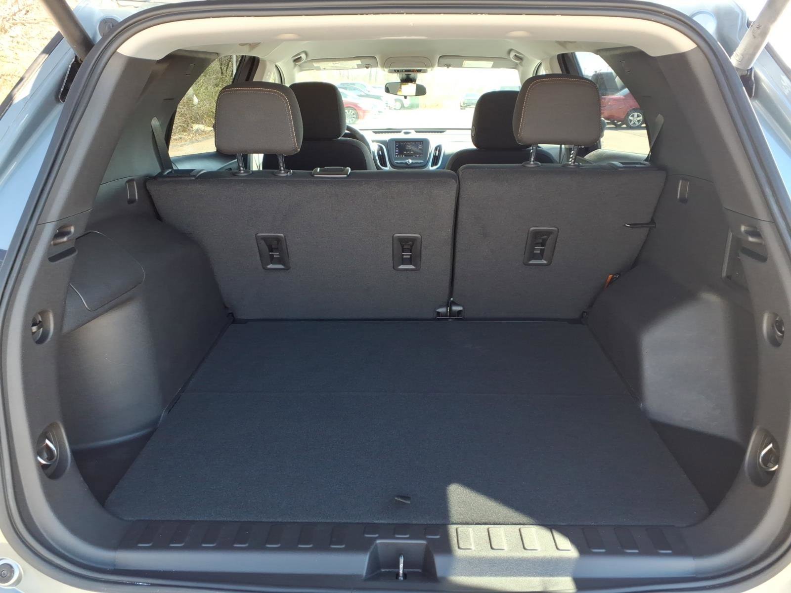 Used 2024 Chevrolet Equinox LT FWD image 28