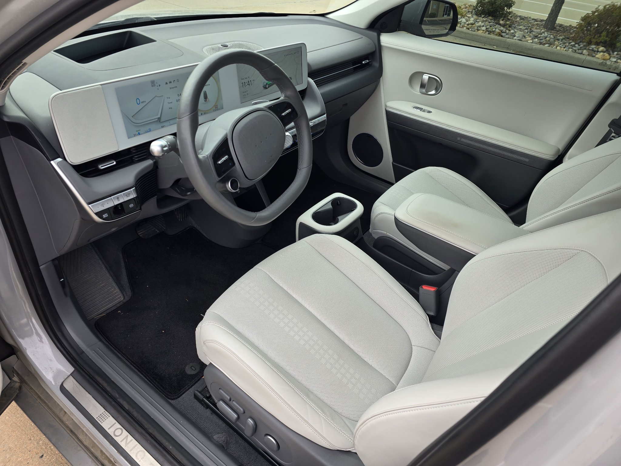 Used 2024 Hyundai Ioniq 5 Limited AWD/4WD image 25