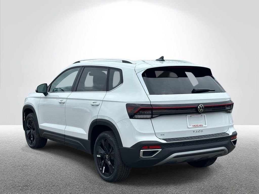 New 2026 Volkswagen Taos SE FWD image 3