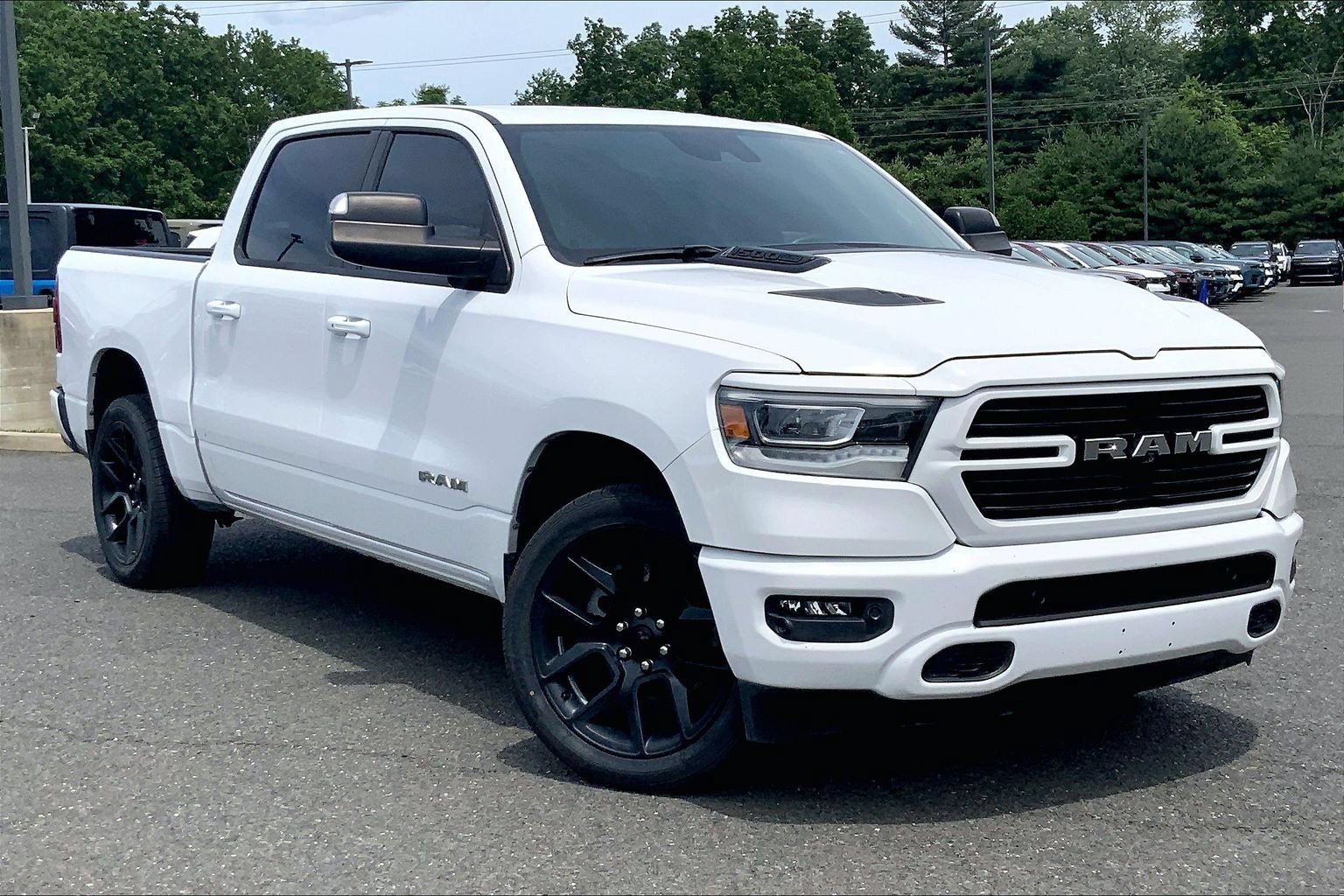 Used 2024 RAM 1500 Laramie AWD/4WD image 2