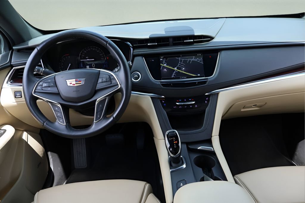 Used 2018 Cadillac XT5 Premium Luxury FWD image 13