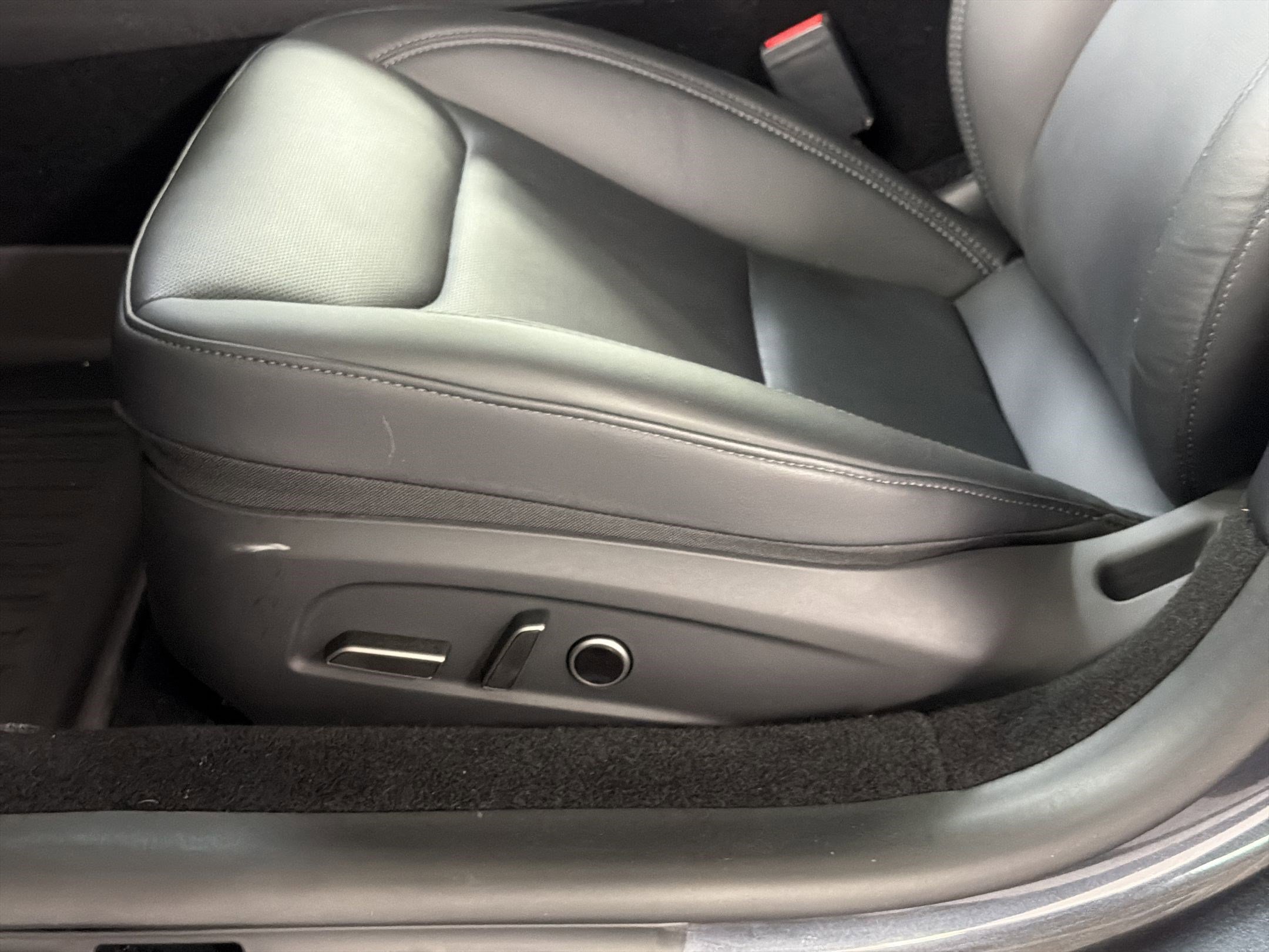 Used 2025 Tesla Model 3 Long Range RWD image 13