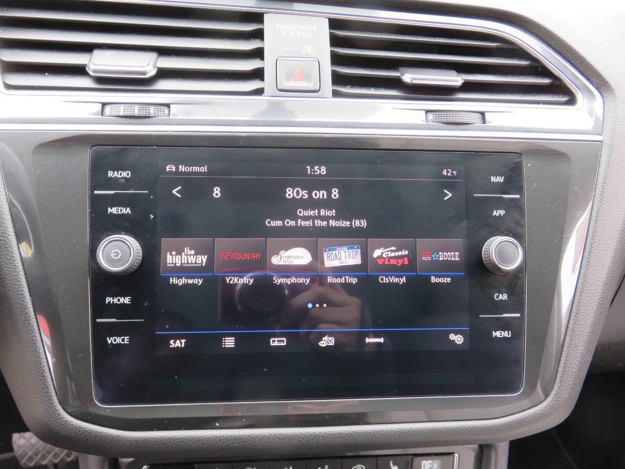 Used 2018 Volkswagen Tiguan SEL image 20